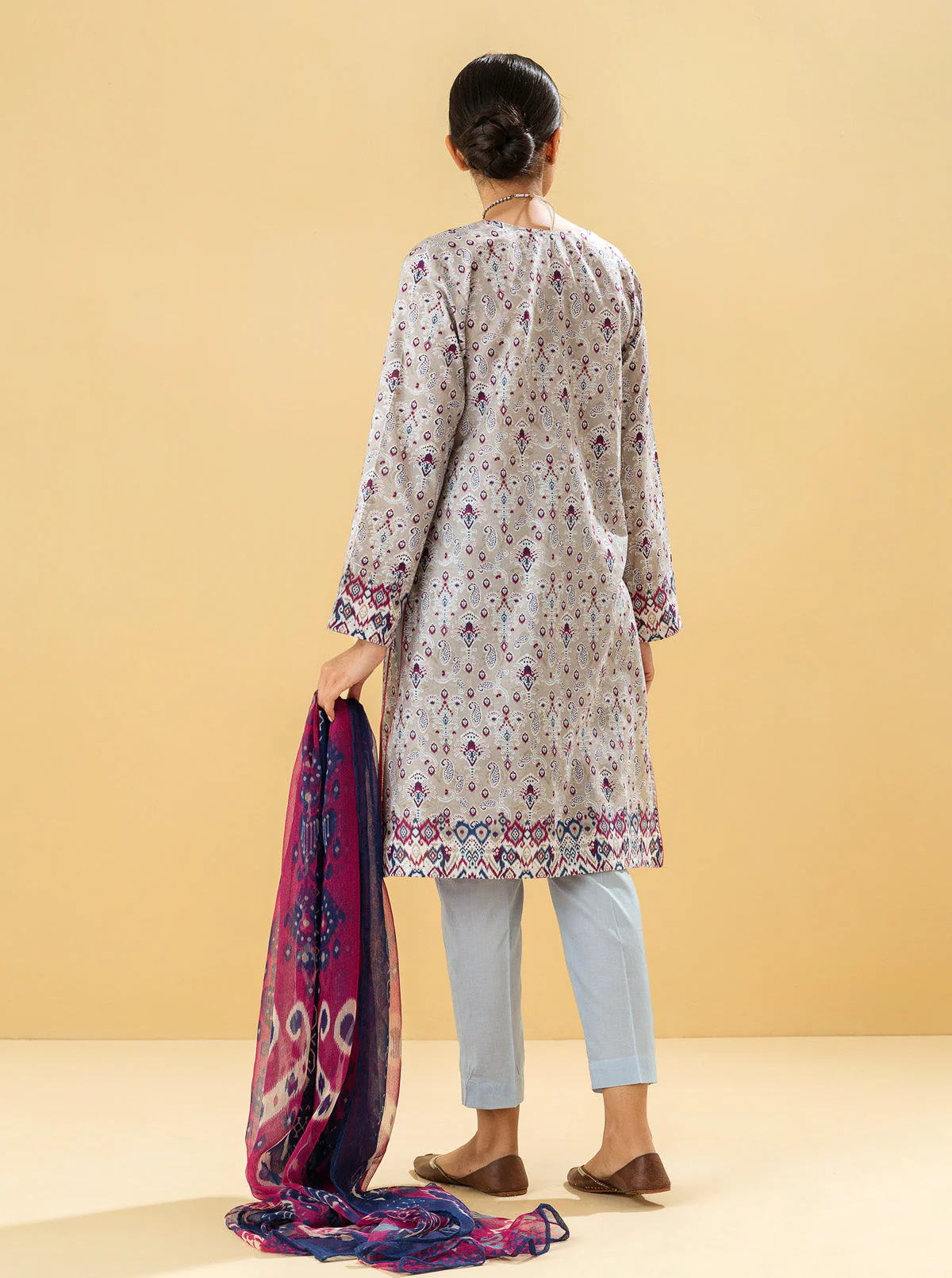 2 PIECE - PRINTED LAWN SUIT - PEARL GREY - Image 6