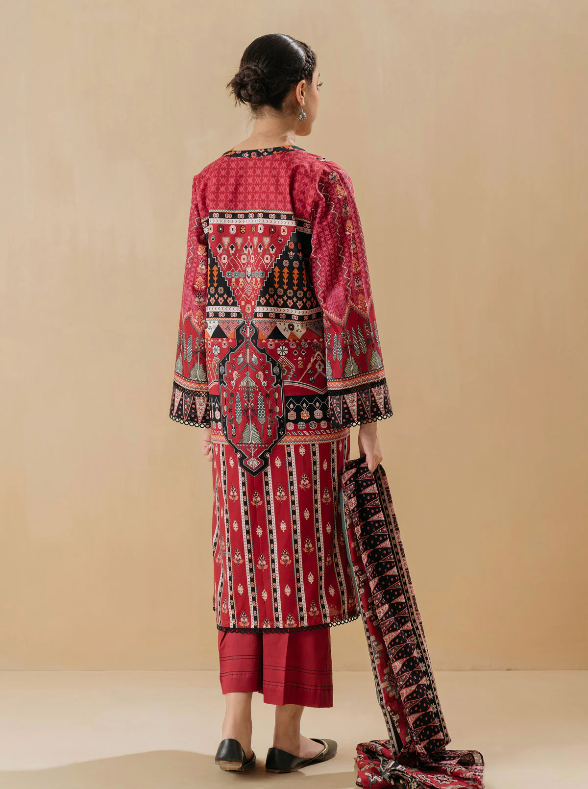 3 PIECE - PRINTED LAWN SUIT - ALLURING RED - Image 4