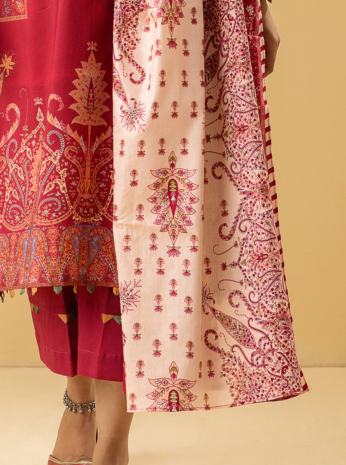 3 PIECE - EMBROIDERED  LAWN SUIT - ORIENTAL RED - Image 2