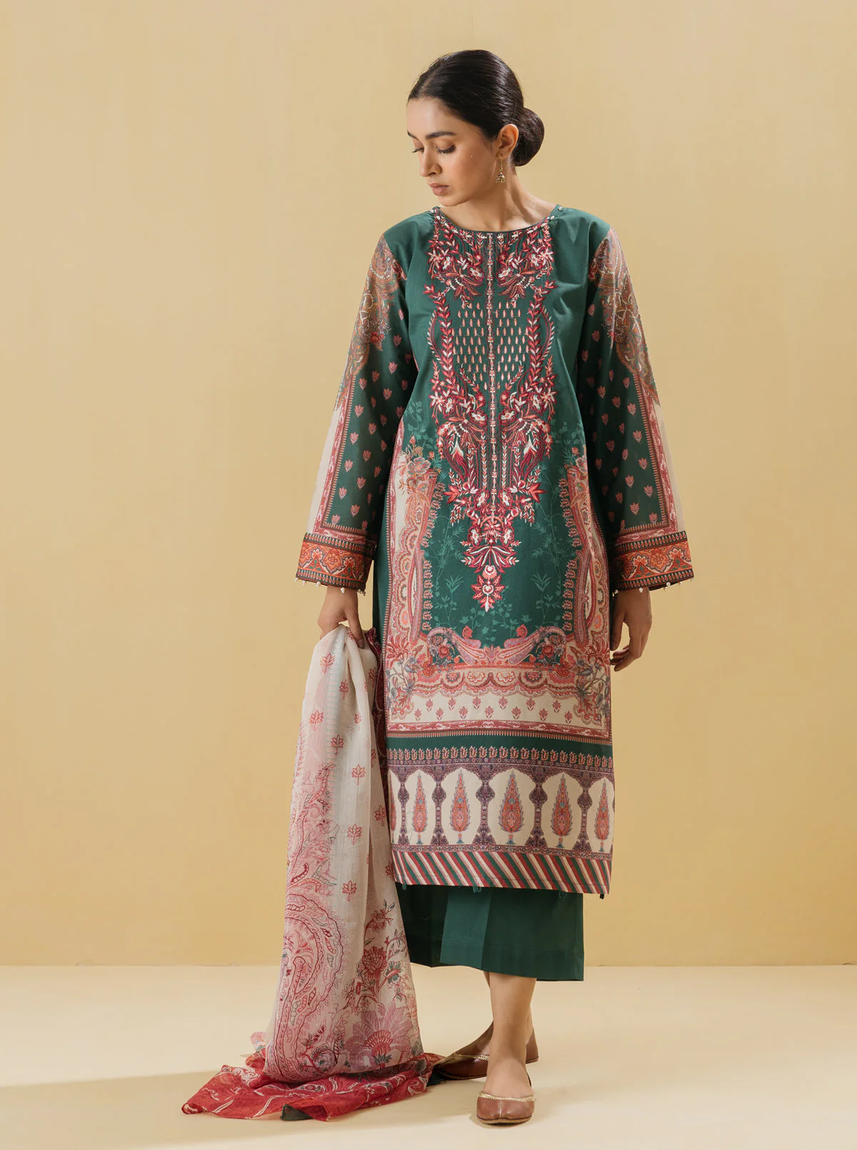 3 PIECE - EMBROIDERED LAWN SUIT - ANTIQUE PAISLEY - Image 4