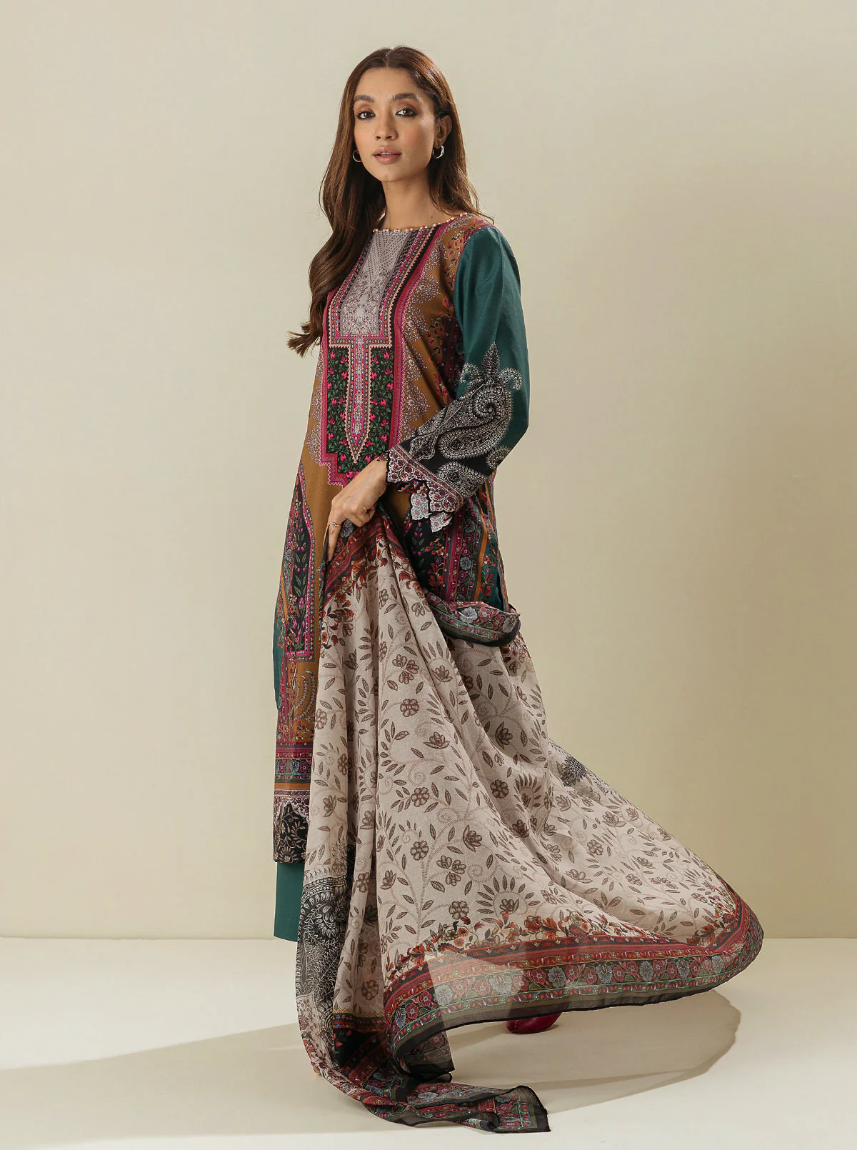 3 PIECE - PRINTED LAWN SUIT - OPULENT BOTANIC - Image 2