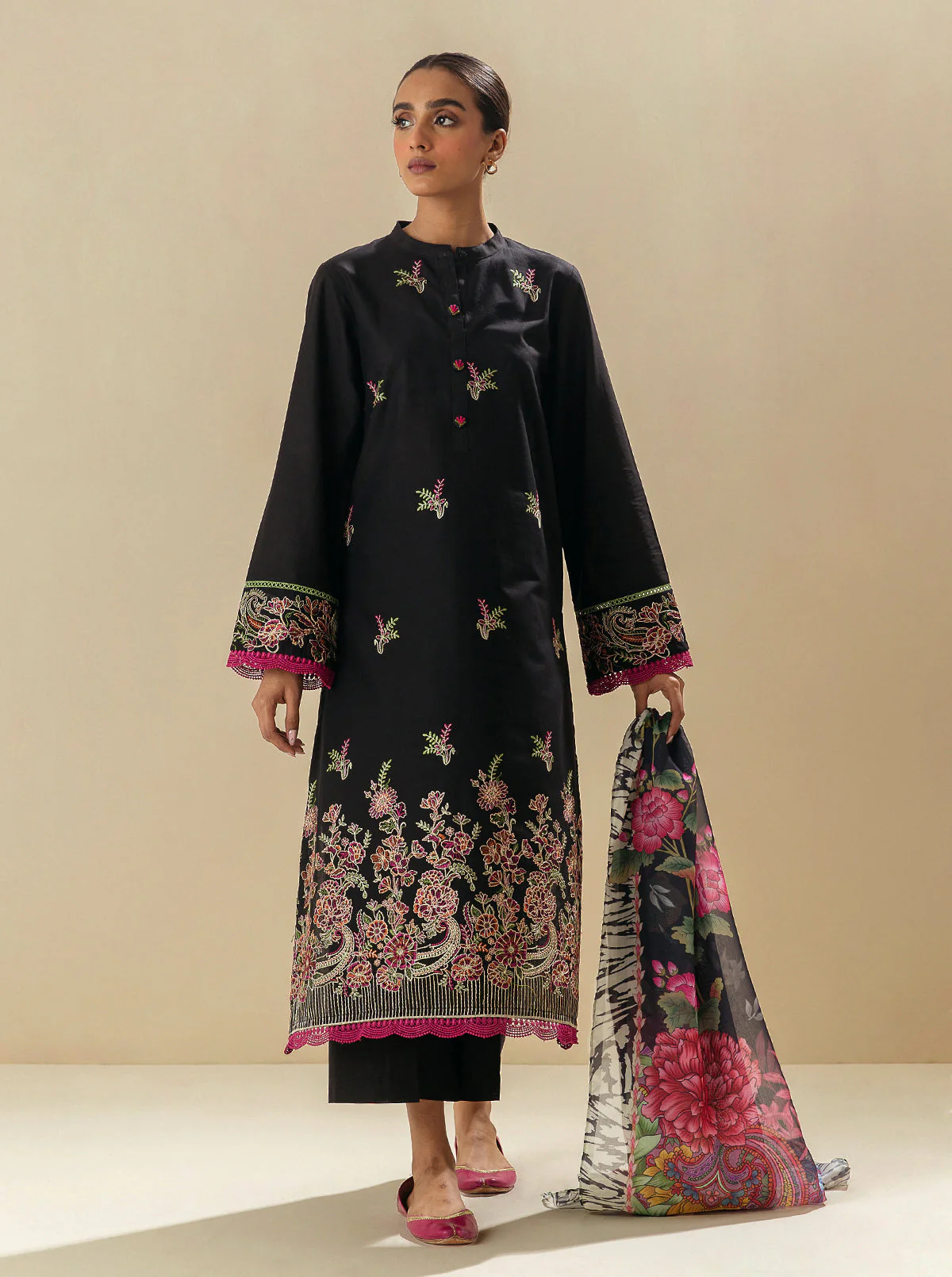 3 PIECE - EMBROIDERED LAWN SUIT - EBONY SHINE - Image 2