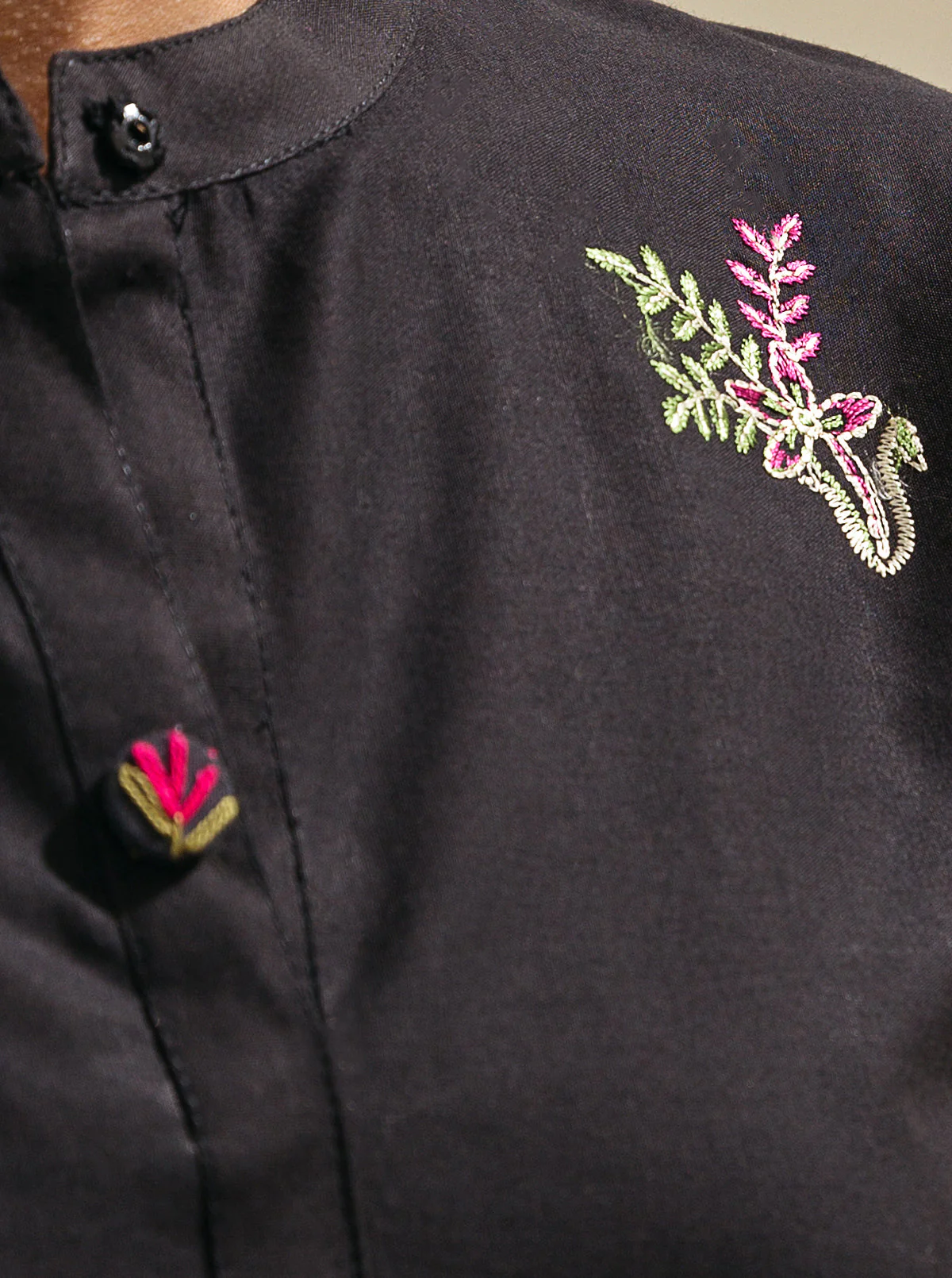 3 PIECE - EMBROIDERED LAWN SUIT - EBONY SHINE - Image 5