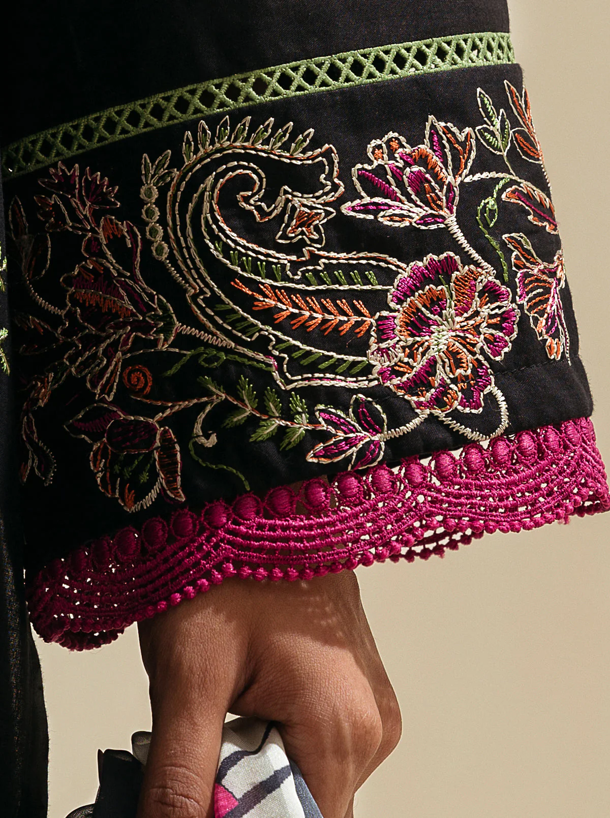 3 PIECE - EMBROIDERED LAWN SUIT - EBONY SHINE - Image 6