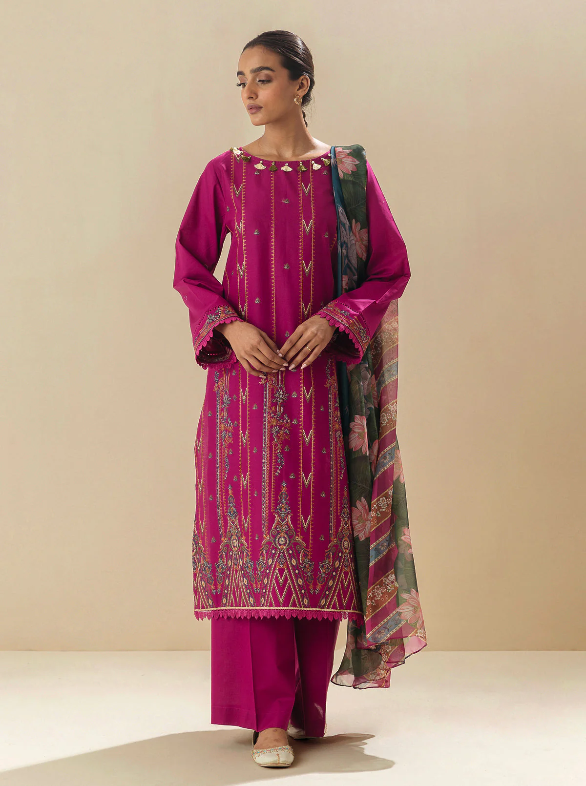3 PIECE - EMBROIDERED LAWN SUIT - VIVA MAGENTA - Image 4