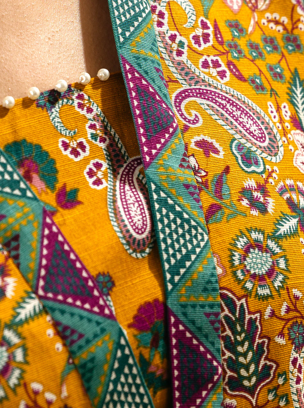 2 PIECE - PRINTED KHADDAR SUIT - EDGY GOLD - Image 2