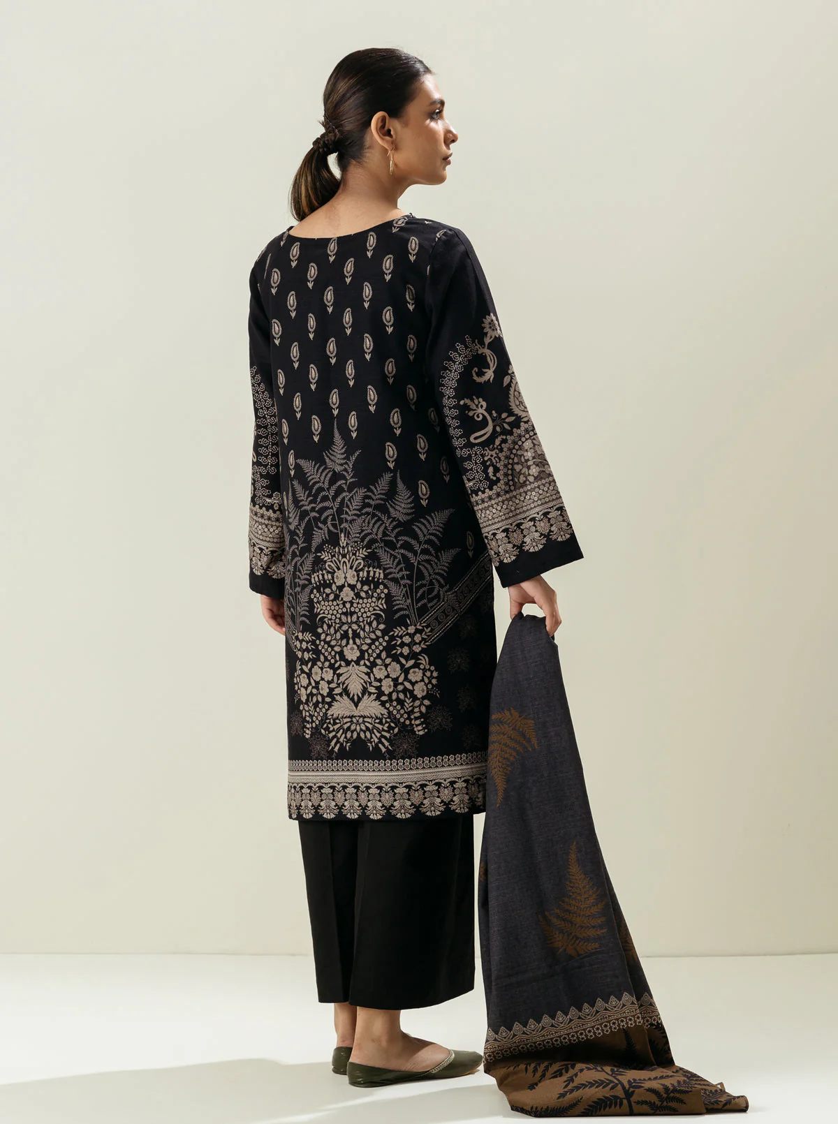 2 PIECE - PRINTED KHADDAR SUIT - WEB BLACK - Image 5