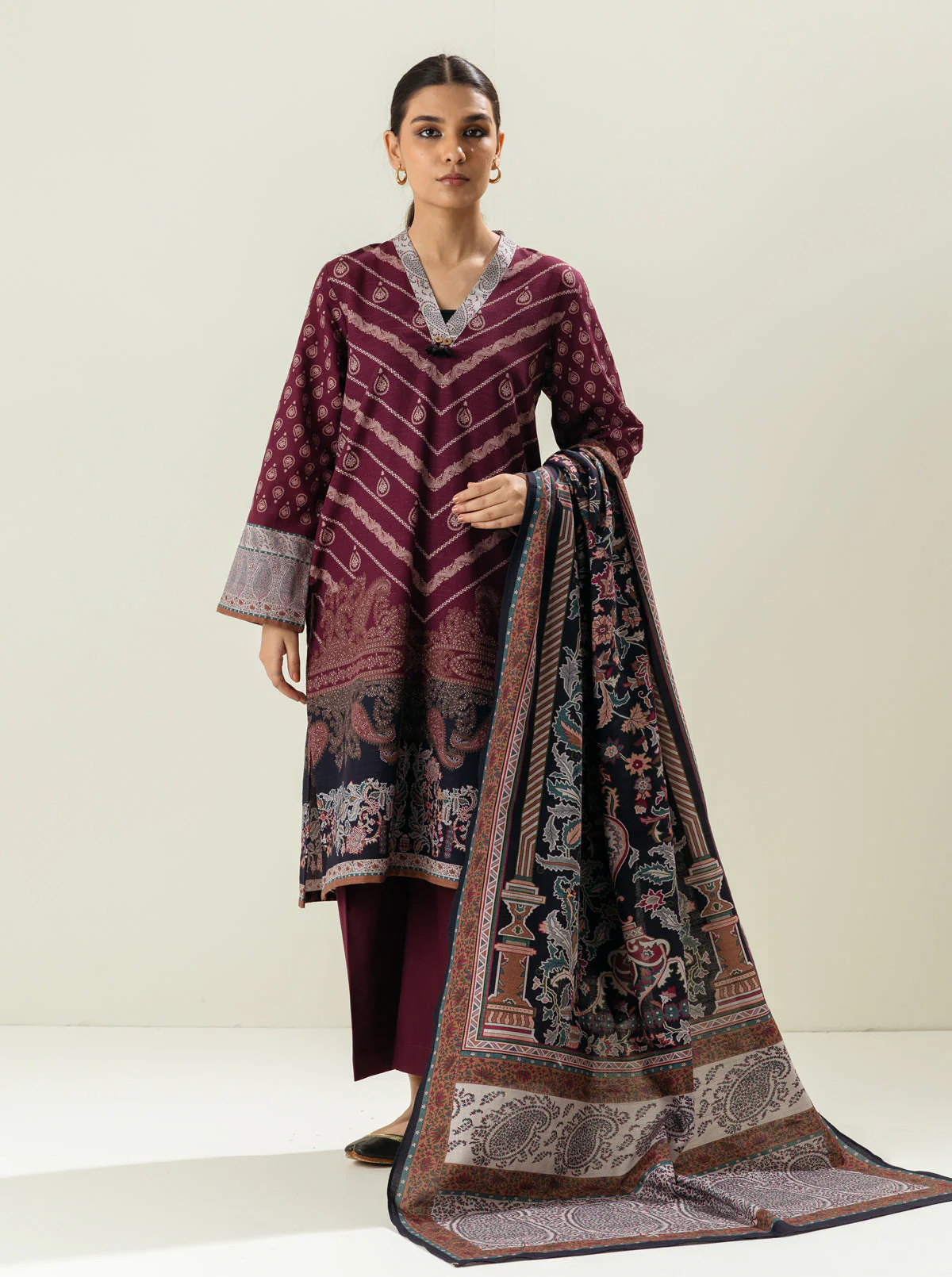 3 PIECE - PRINTED KHADDAR SUIT - DRIED THYME - Image 4