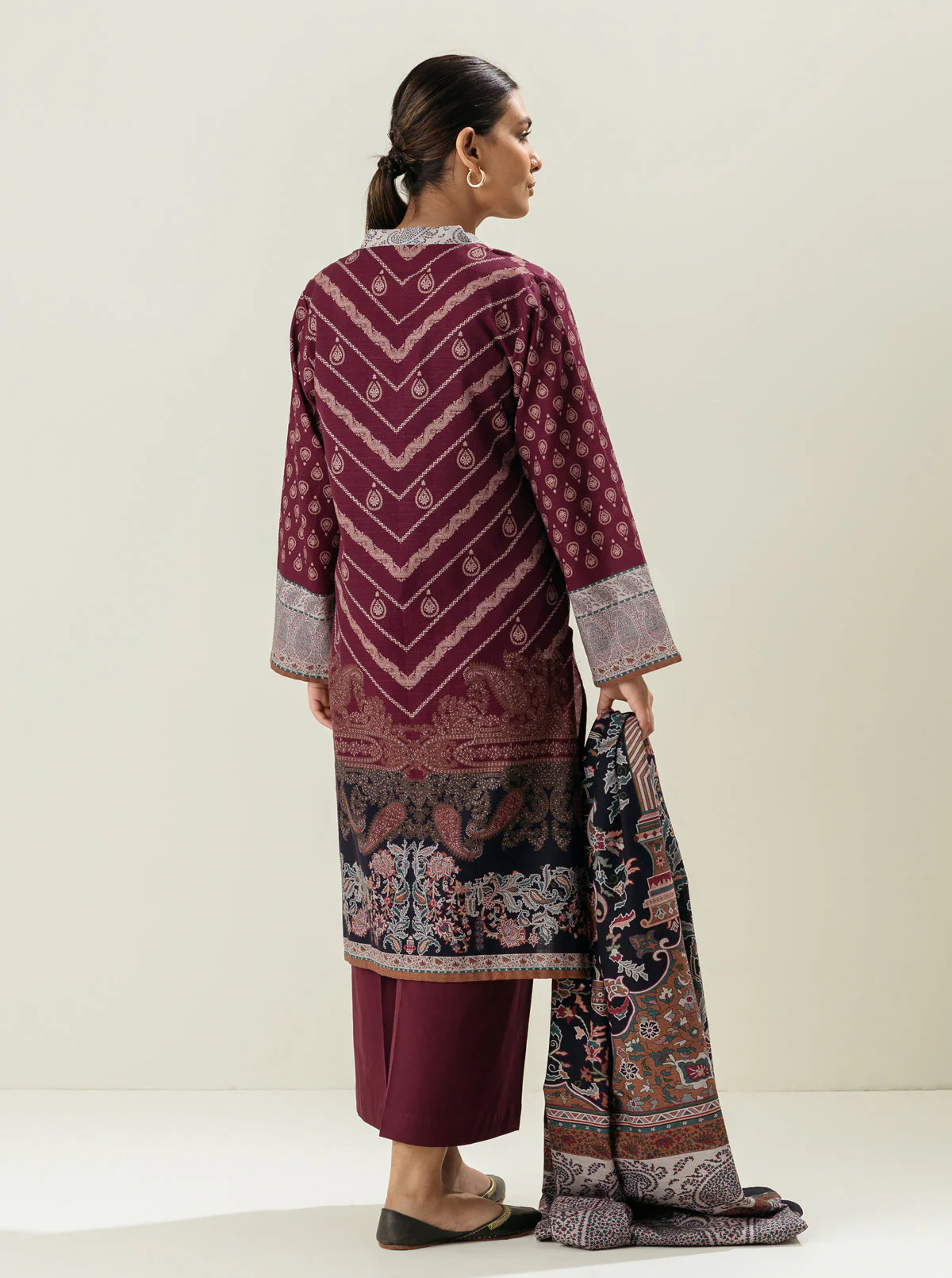 3 PIECE - PRINTED KHADDAR SUIT - DRIED THYME - Image 5