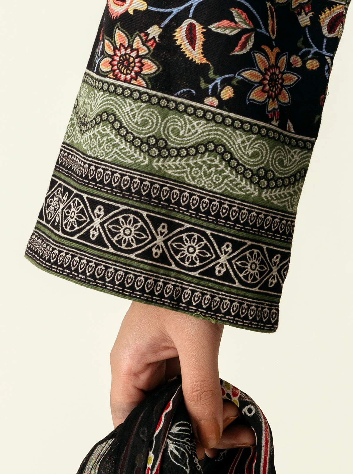 3 PIECE - EMBROIDERED  KHADDAR SUIT - AUBURN - Image 2