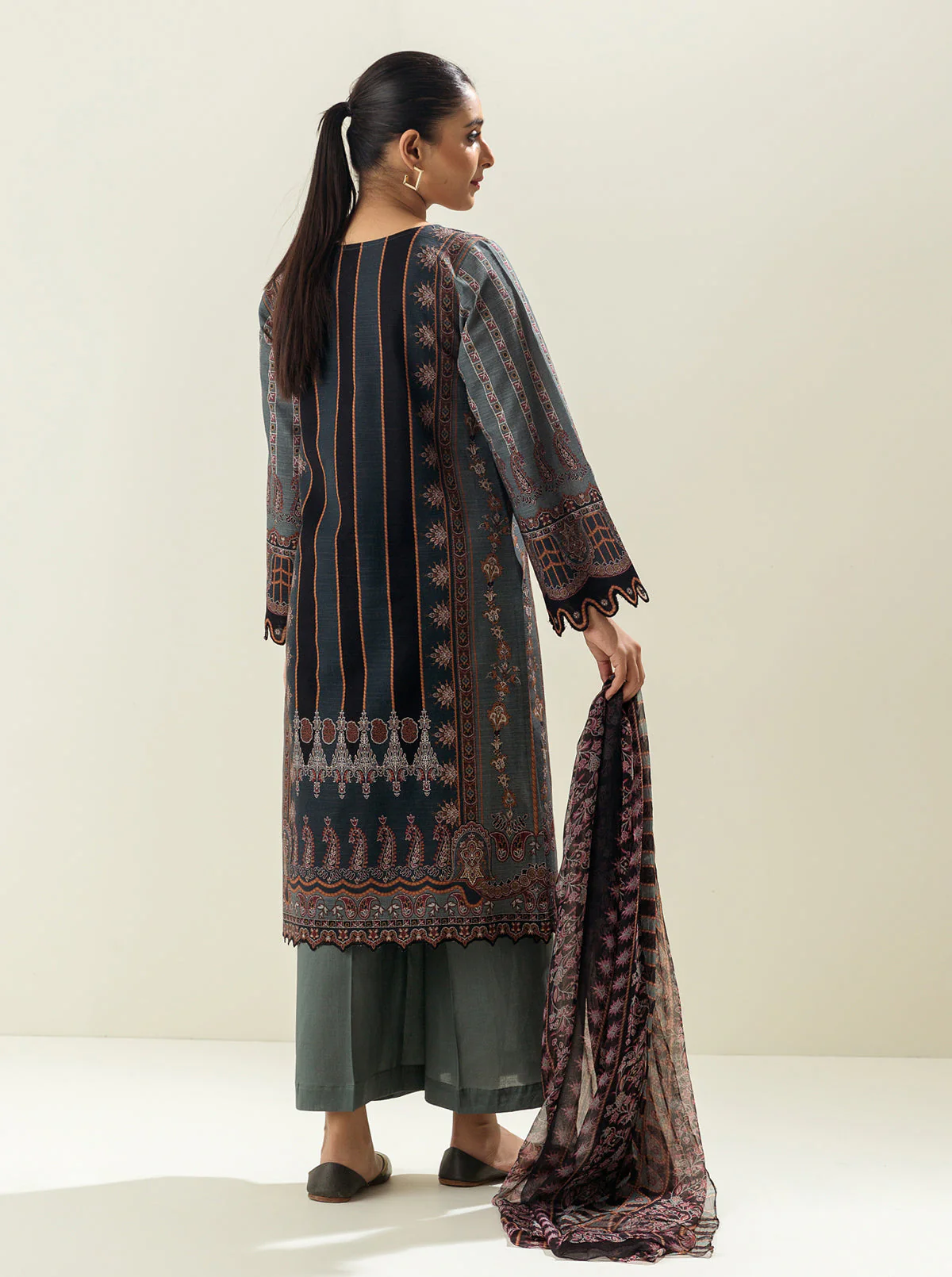 3 PIECE - PRINTED KHADDAR SUIT - ETHNIC PAISLEYS - Image 3