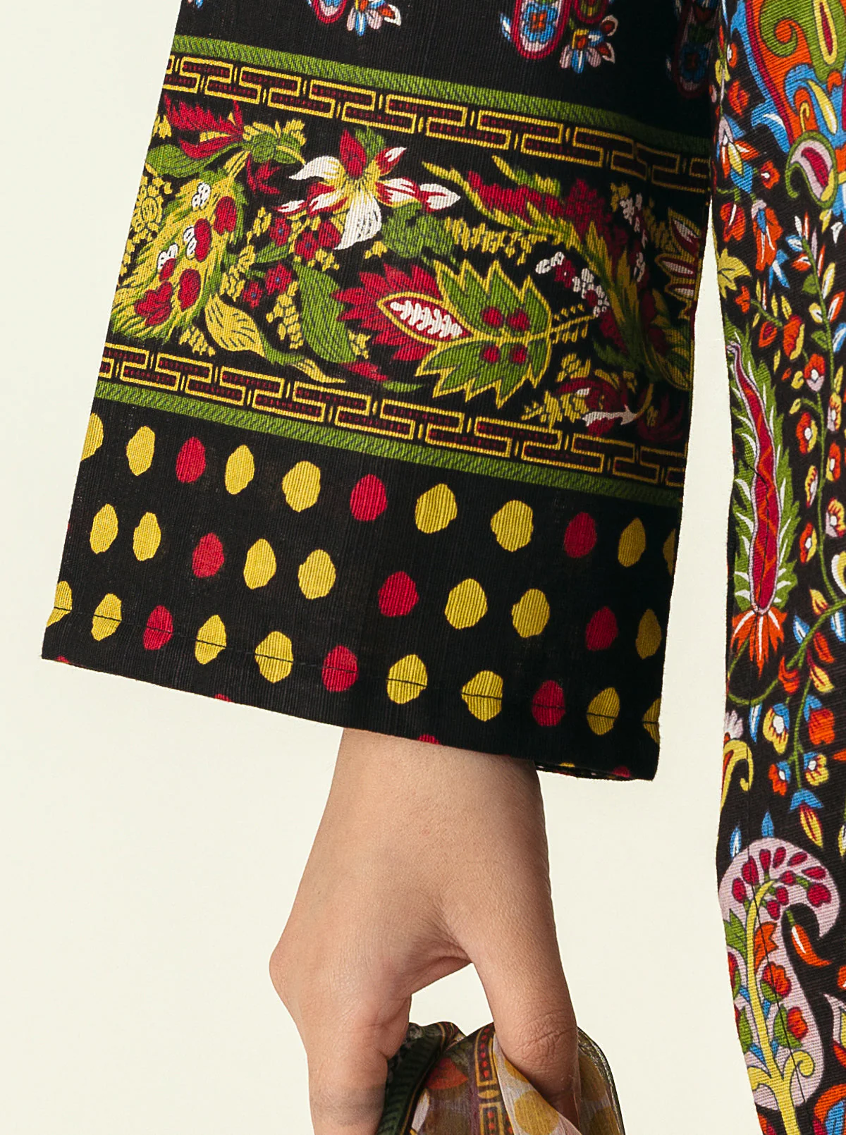 3 PIECE - PRINTED KHADDAR SUIT - DAHLIA - Image 5