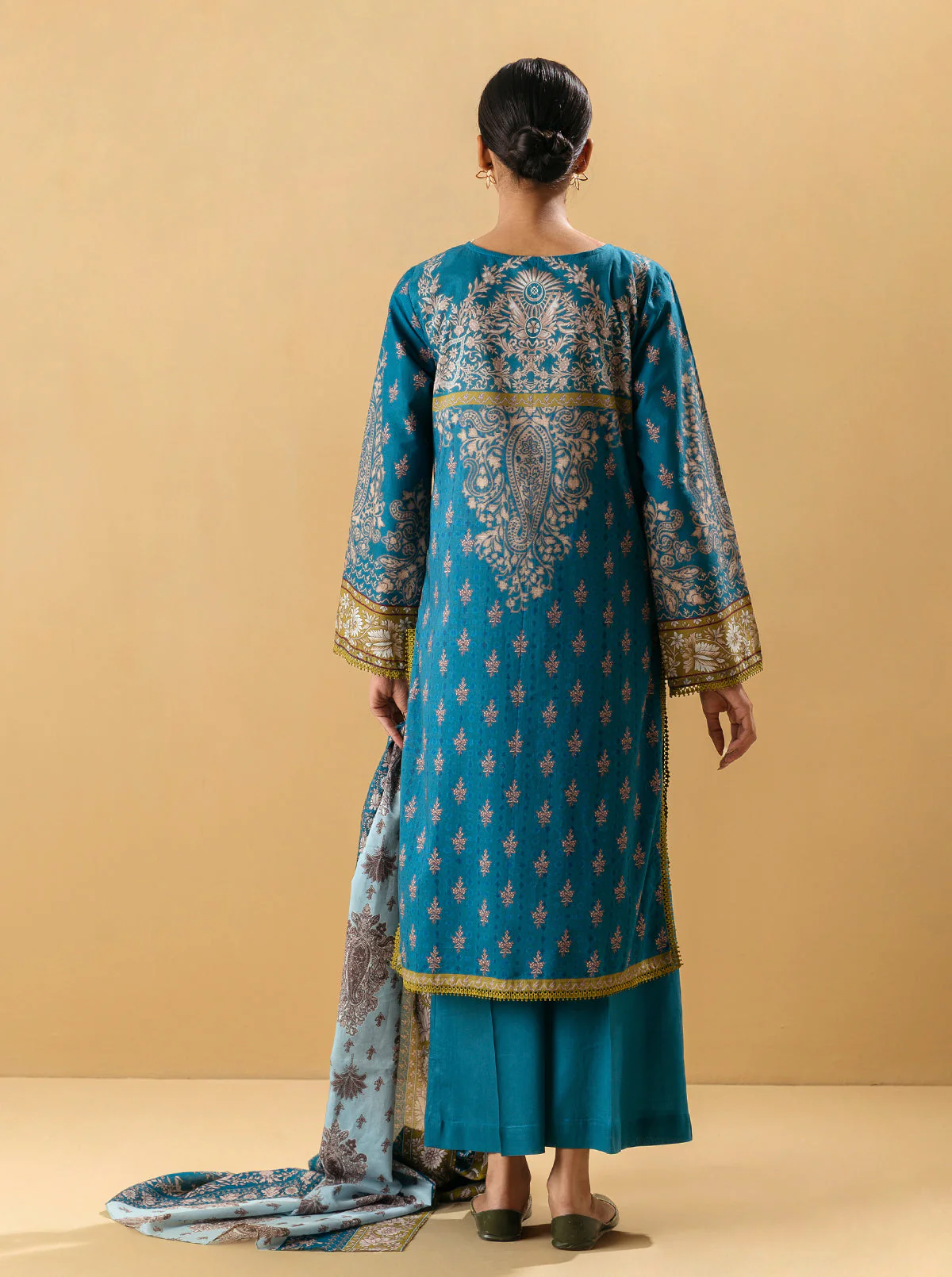 3 PIECE - EMBROIDERED LAWN SUIT - URBAN BLUE - Image 5