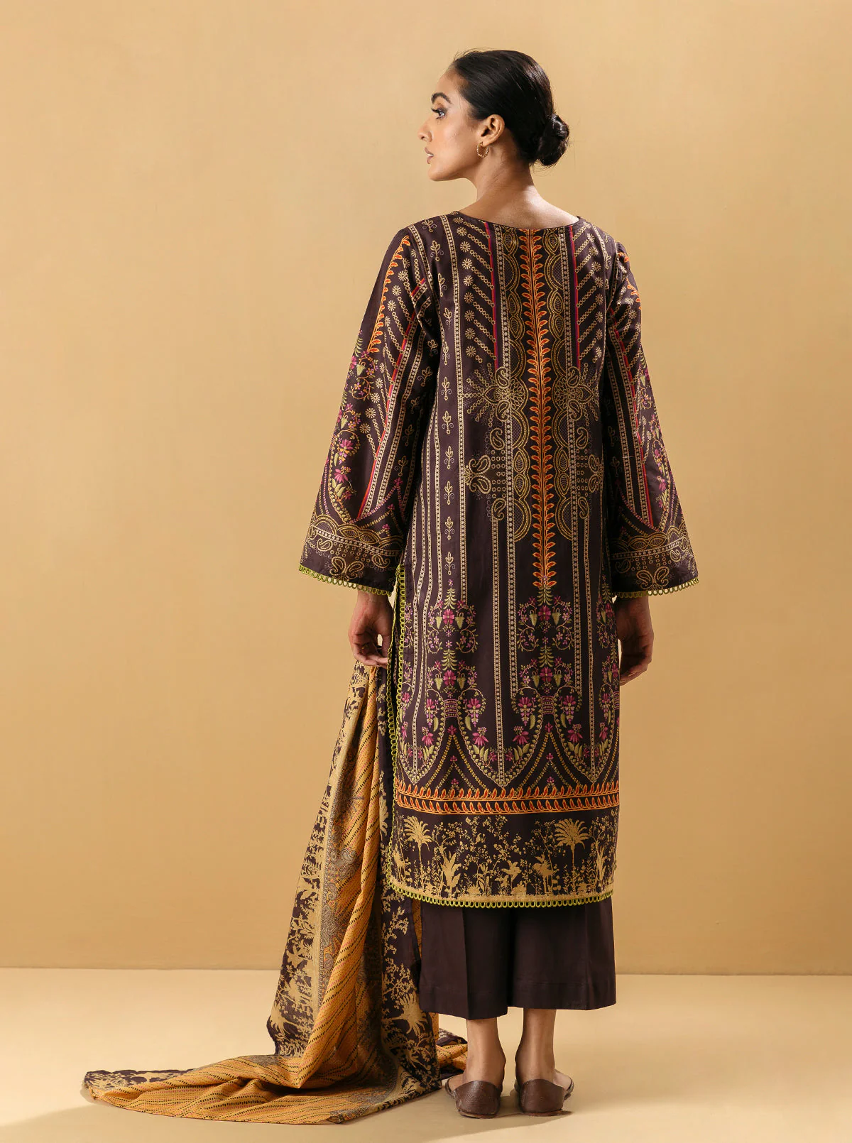 3 PIECE - EMBROIDERED LAWN SUIT - CLASSIC ETHNIC - Image 5