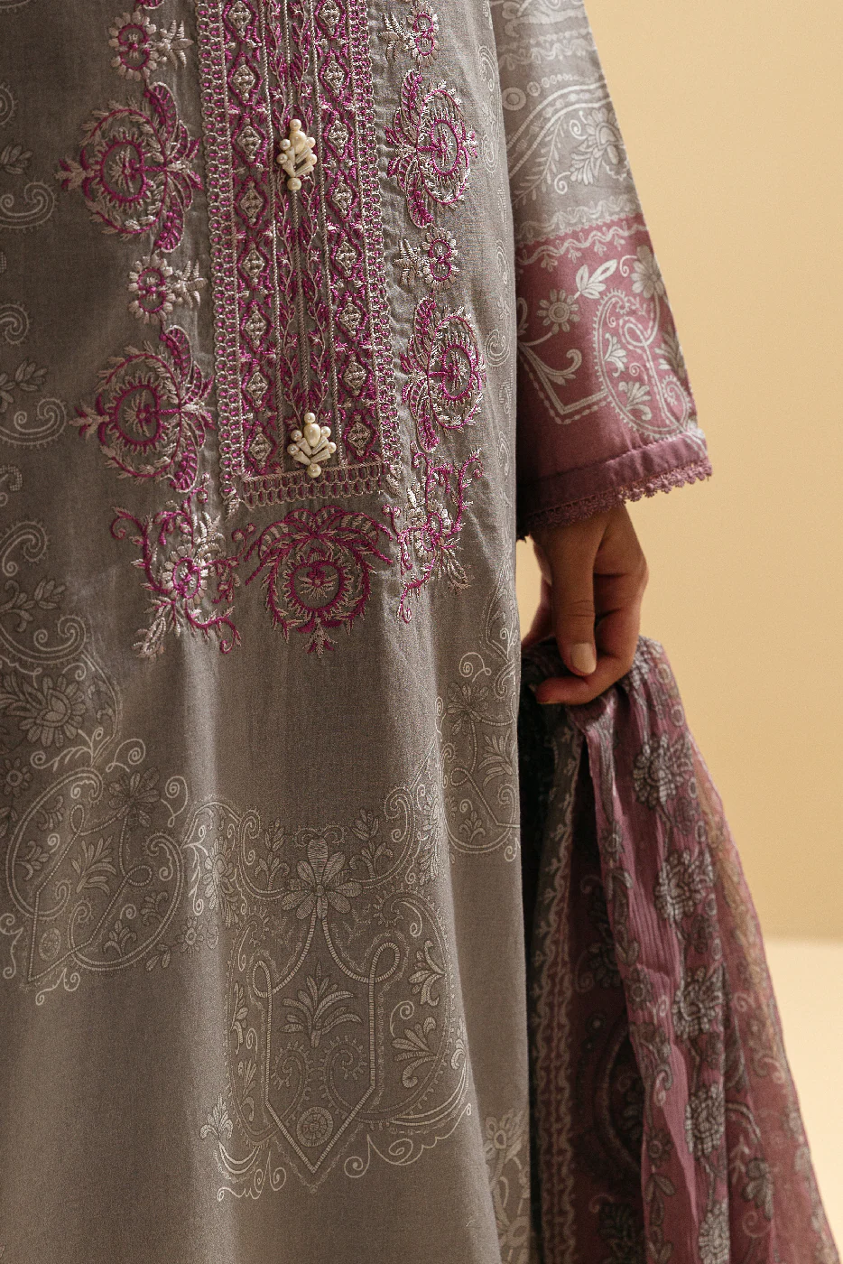 3 PIECE - EMBROIDERED LAWN SUIT - CLASSIC GREY - Image 6