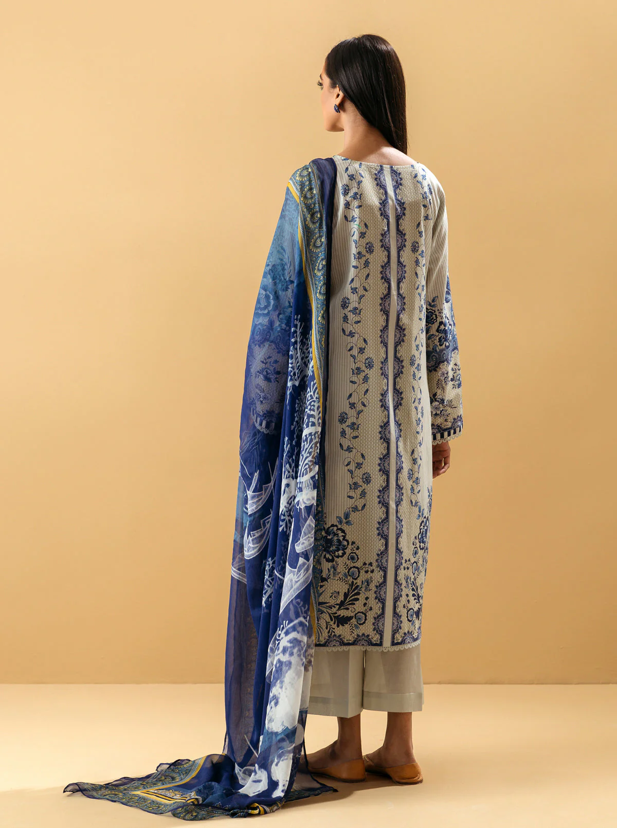3 PIECE - EMBROIDERED LAWN SUIT - PORCELAIN GARDEN - Image 6
