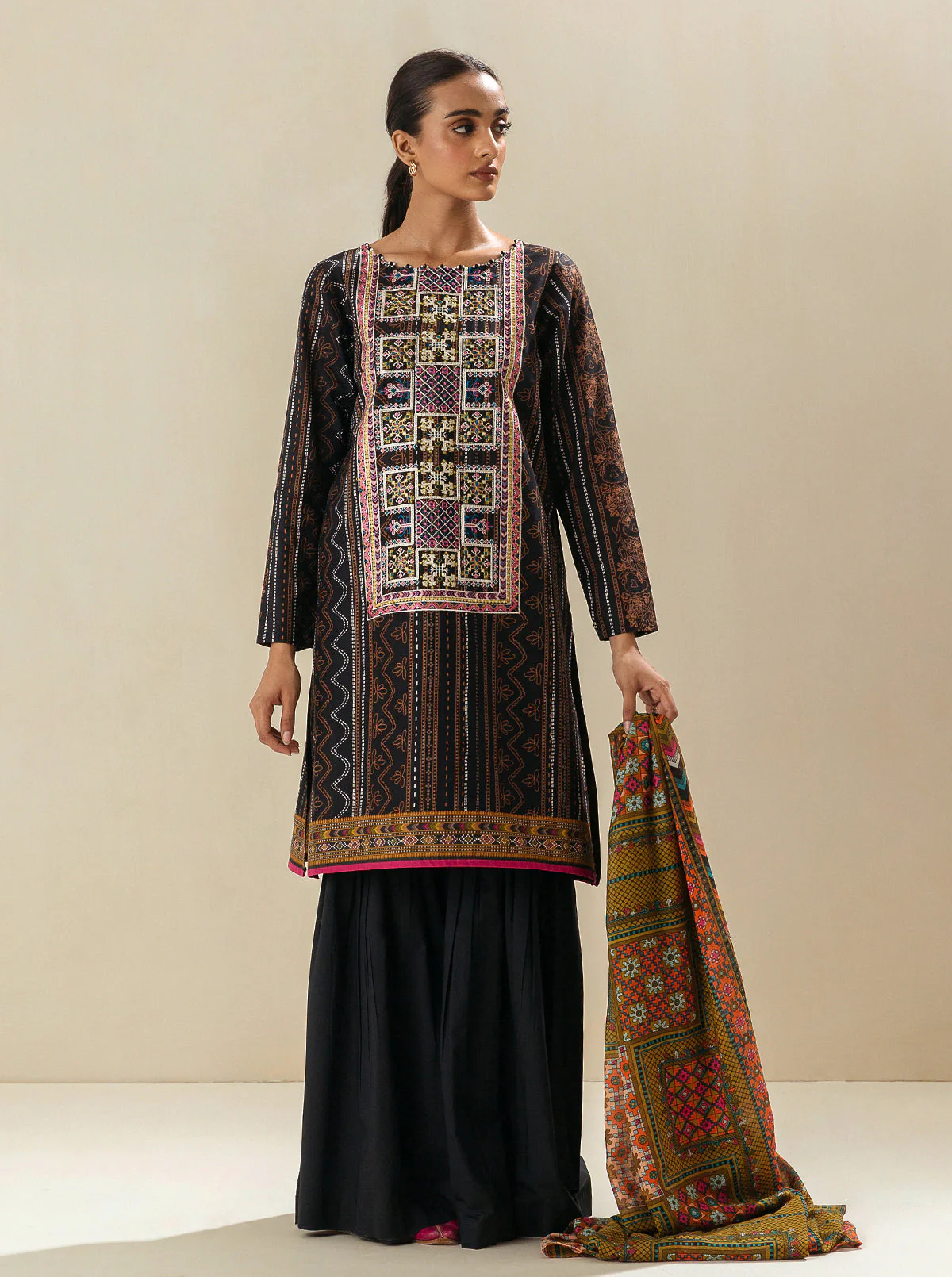 2 PIECE - EMBROIDERED LAWN SUIT - EBONY GRAND - Image 2