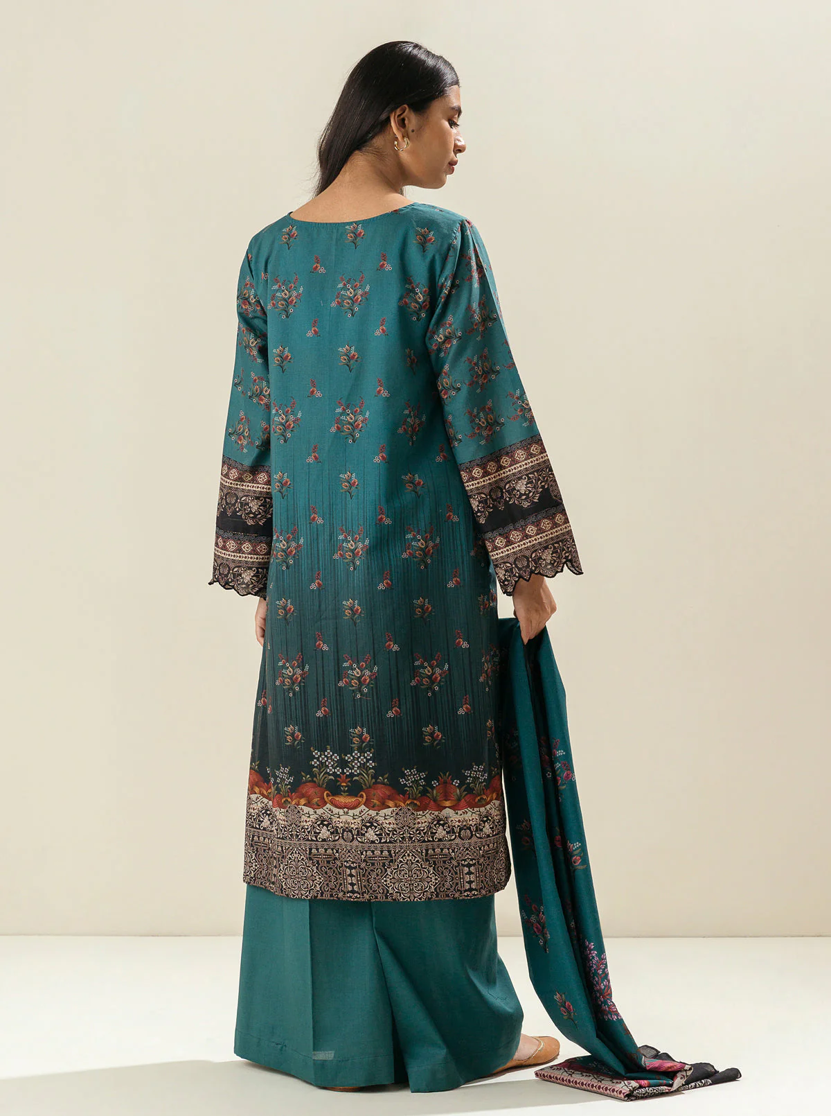 3 PIECE PRINTED LAWN SUIT-EMERALD ABUNDANCE (UNSTITCHED) - Image 3
