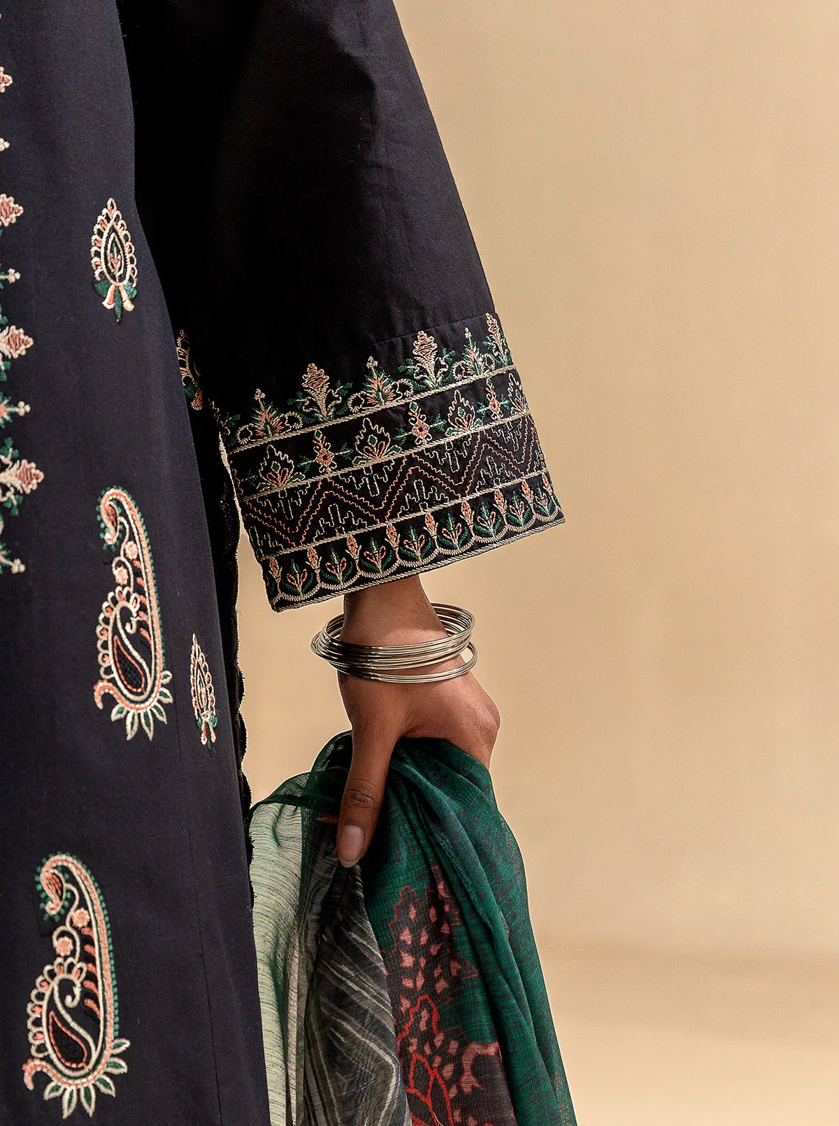 3 PIECE EMBROIDERED LAWN SUIT-NEUTRAL ODYSSEY (UNSTITCHED) - Image 7